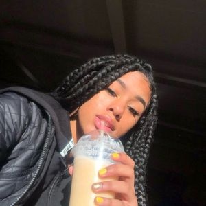 Meet your Posher, Samara